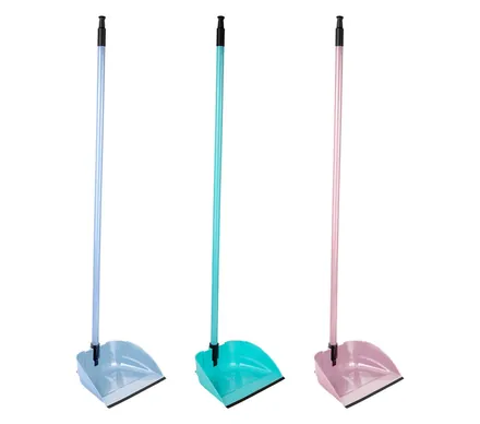 Dustpan With Collapsible Handle